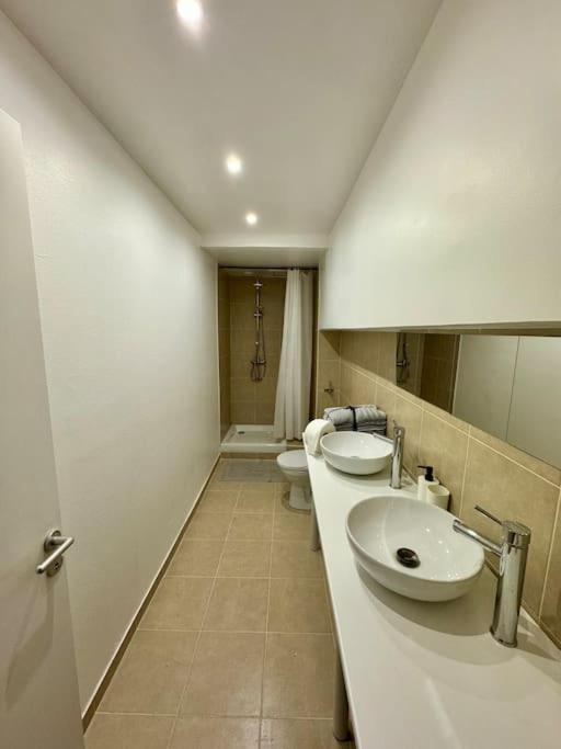 Experience Cinema Immersif Dans Appartement Renove Pres De Montmartre Paris Extérieur photo