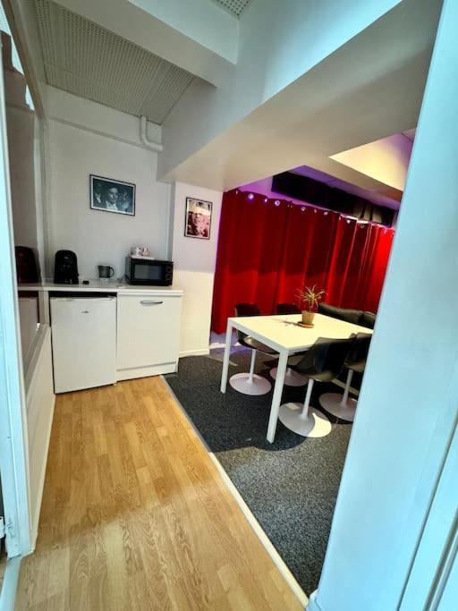 Experience Cinema Immersif Dans Appartement Renove Pres De Montmartre Paris Extérieur photo